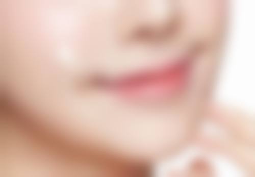 红色凹陷疤痕怎么消除？综合运用药物、光电、填充及手术等方法，帮您有效修复！ 