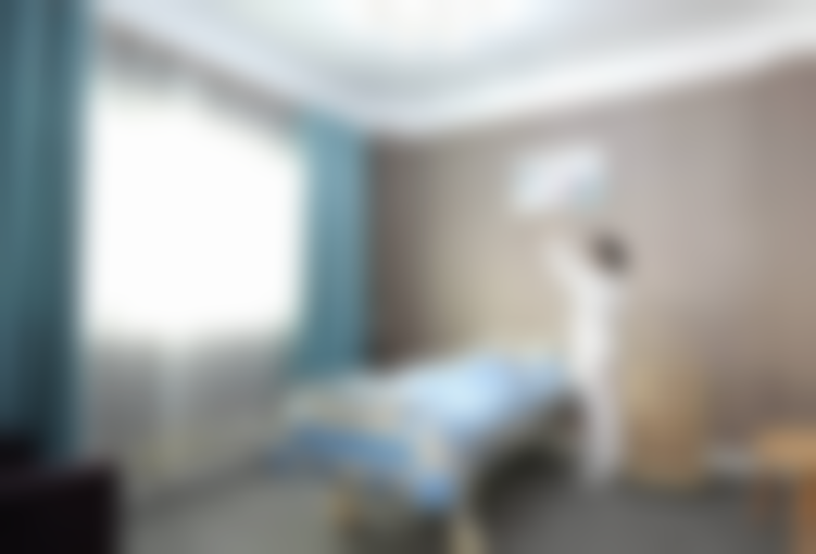 三、深圳华侨医院医疗美容罗奇医生资质信息